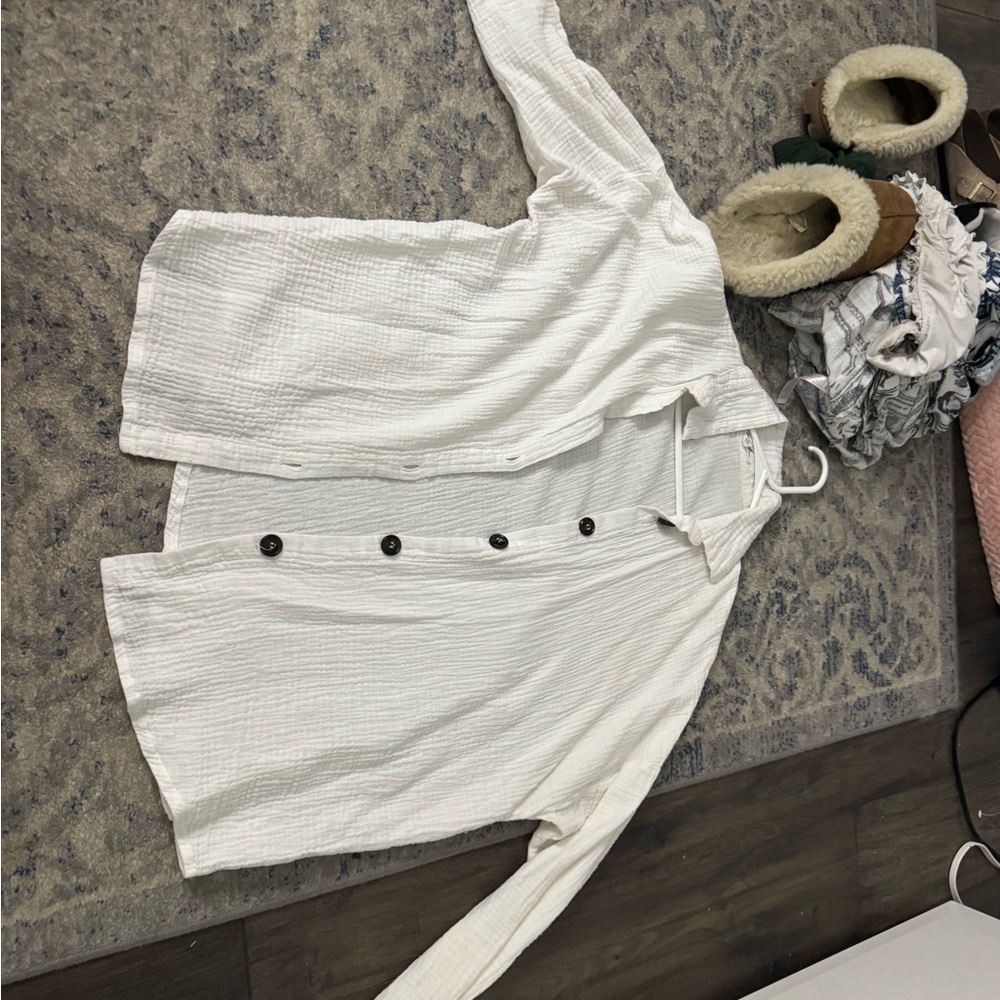 Women's White Button-Up Top